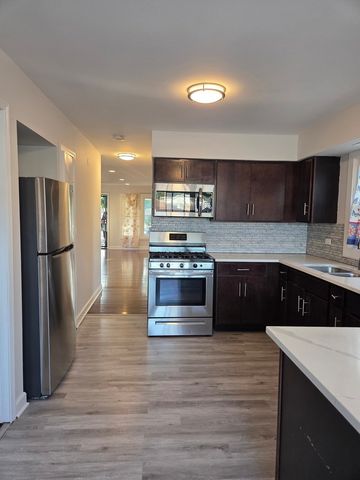 16007 Vine Avenue, Harvey, IL 60426