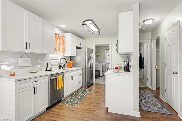 597 Lakeside Valley Drive, Winston-salem, NC 27107