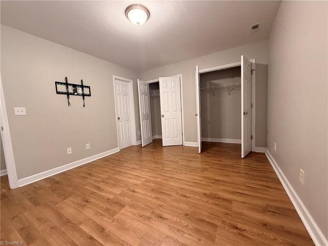 597 Lakeside Valley Drive, Winston-salem, NC 27107