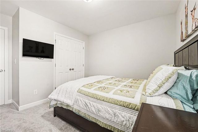 597 Lakeside Valley Drive, Winston-salem, NC 27107