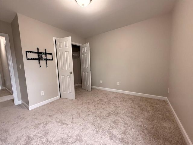 597 Lakeside Valley Drive, Winston-salem, NC 27107