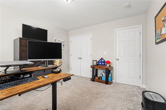 597 Lakeside Valley Drive, Winston-salem, NC 27107