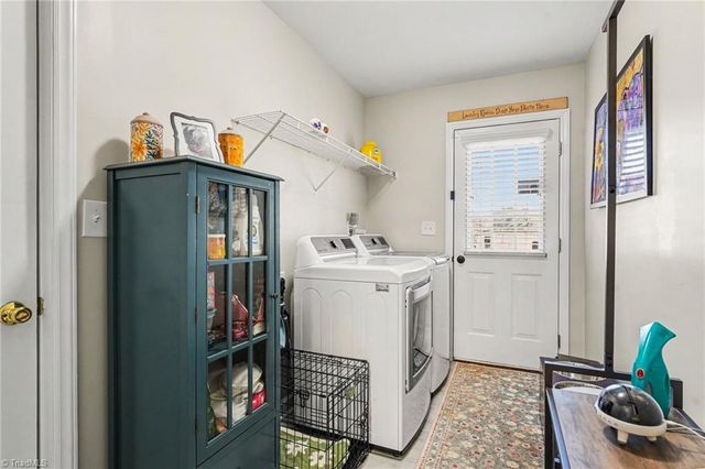 597 Lakeside Valley Drive, Winston-salem, NC 27107