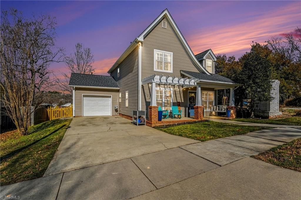 597 Lakeside Valley Drive, Winston-salem, NC 27107