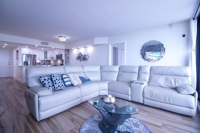 2301 S Ocean Dr 1104, Hollywood, FL 33019