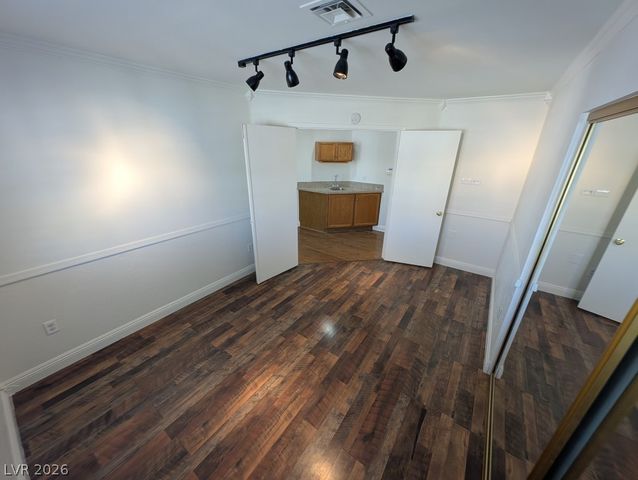 8432 Airmont Court, Las Vegas, NV 89128