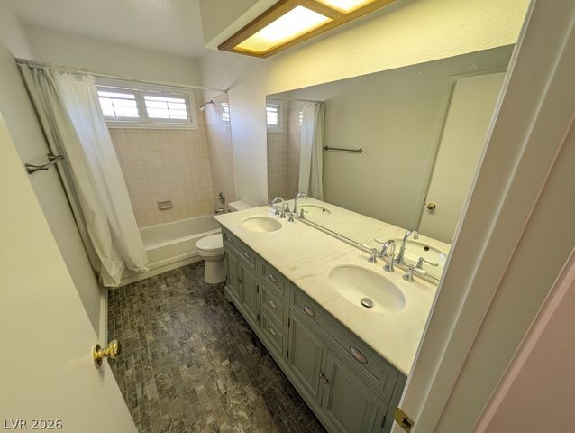 8432 Airmont Court, Las Vegas, NV 89128