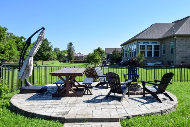 216 Honeysuckle Ln, Lebanon, TN 37087