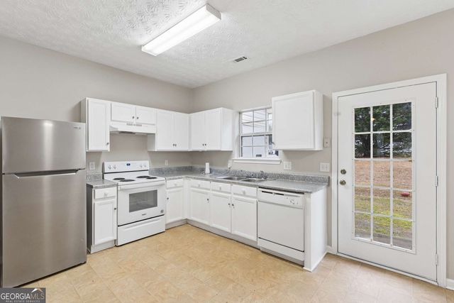 6097 Camden Forrest Cove, Riverdale, GA 30296