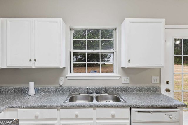 6097 Camden Forrest Cove, Riverdale, GA 30296