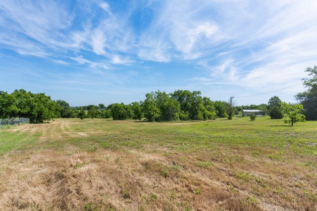 5808 Crest Road, Joshua, TX 76058