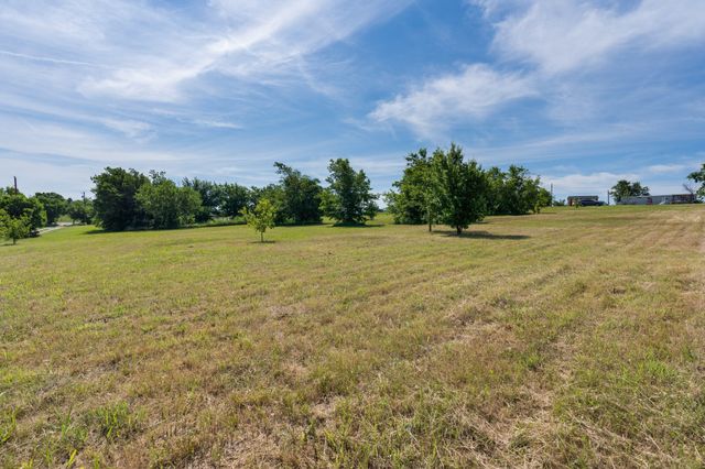 5808 Crest Road, Joshua, TX 76058