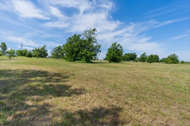 5808 Crest Road, Joshua, TX 76058