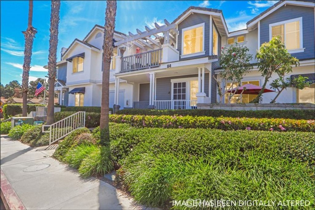 84 Carlsbad, Aliso Viejo, CA 92656