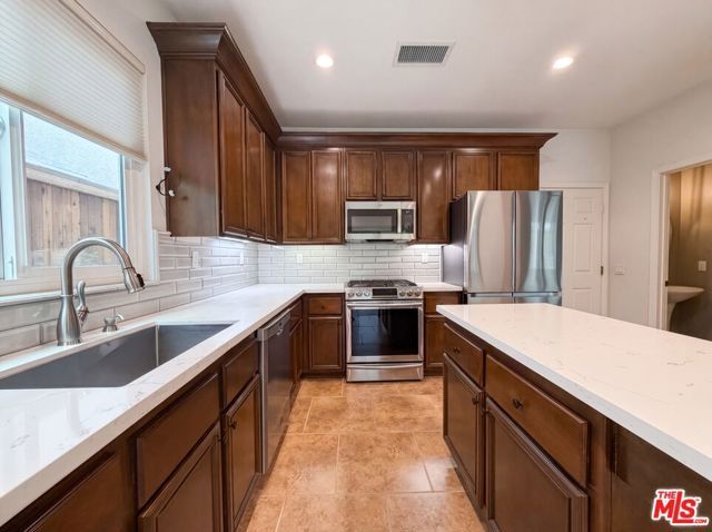 28441 Silverking Trail, Santa Clarita, CA 91390