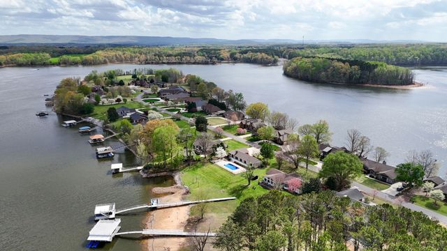 423 Shasteen Bend Dr, Winchester, TN 37398
