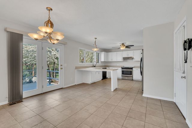 423 Shasteen Bend Dr, Winchester, TN 37398