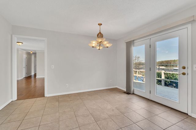 423 Shasteen Bend Dr, Winchester, TN 37398