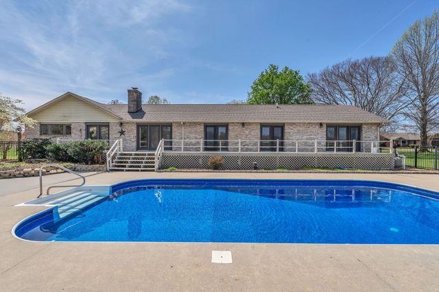 423 Shasteen Bend Dr, Winchester, TN 37398