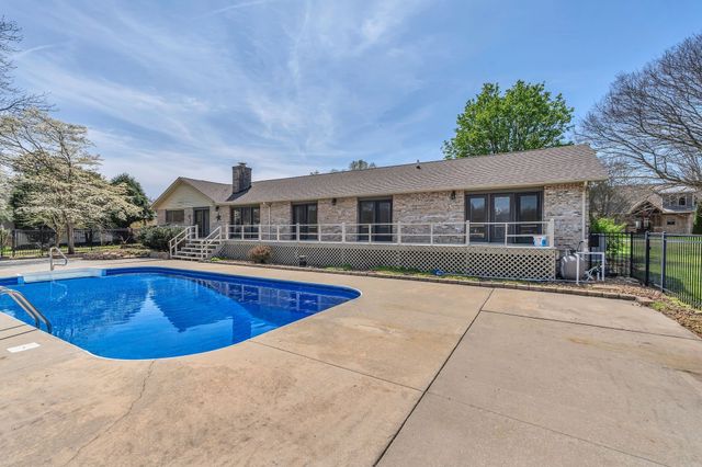 423 Shasteen Bend Dr, Winchester, TN 37398