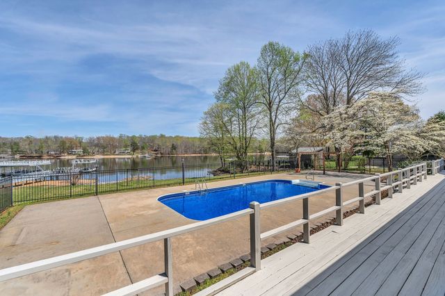 423 Shasteen Bend Dr, Winchester, TN 37398