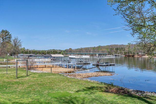 423 Shasteen Bend Dr, Winchester, TN 37398