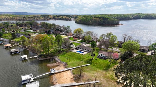 423 Shasteen Bend Dr, Winchester, TN 37398