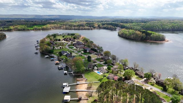 423 Shasteen Bend Dr, Winchester, TN 37398