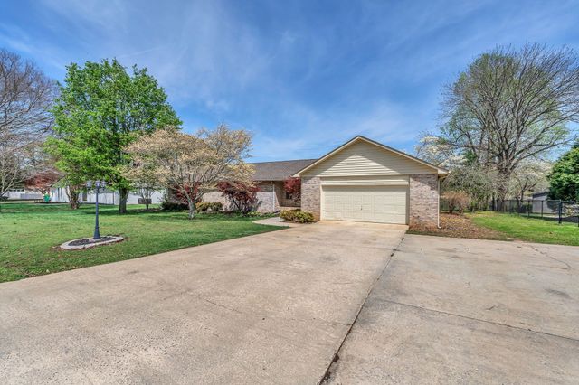 423 Shasteen Bend Dr, Winchester, TN 37398