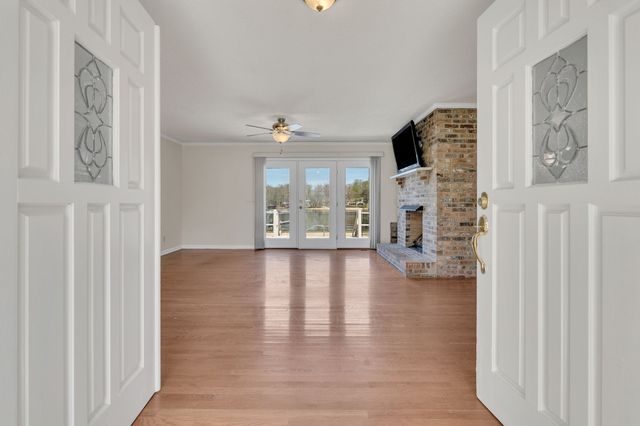 423 Shasteen Bend Dr, Winchester, TN 37398