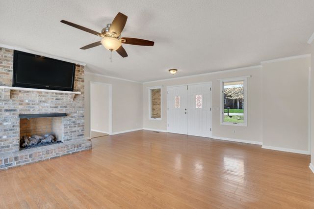 423 Shasteen Bend Dr, Winchester, TN 37398