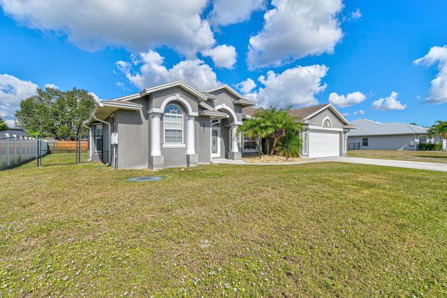 971 SW Mccomb Avenue, Port St Lucie, FL 34953