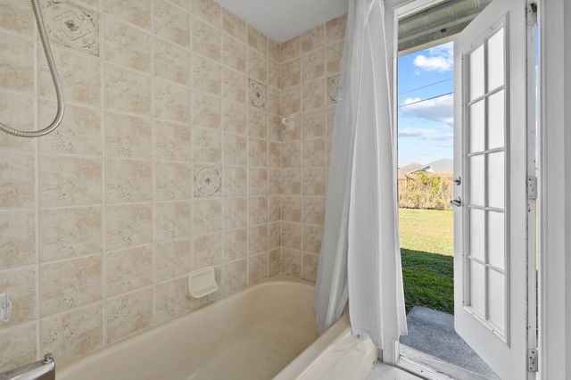 971 SW Mccomb Avenue, Port St Lucie, FL 34953