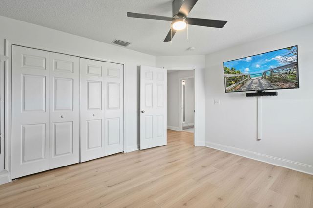 971 SW Mccomb Avenue, Port St Lucie, FL 34953