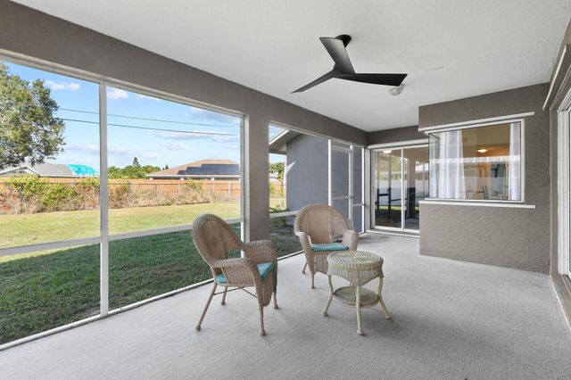 971 SW Mccomb Avenue, Port St Lucie, FL 34953