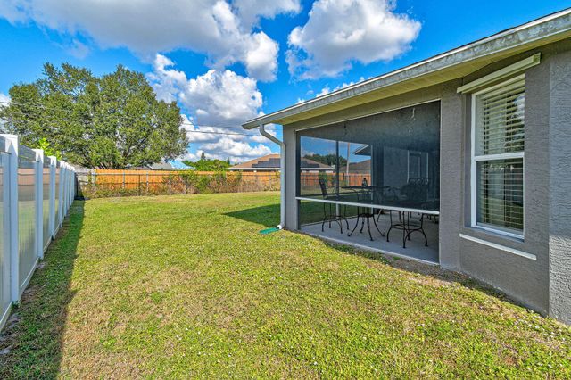 971 SW Mccomb Avenue, Port St Lucie, FL 34953