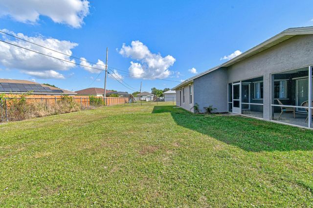 971 SW Mccomb Avenue, Port St Lucie, FL 34953