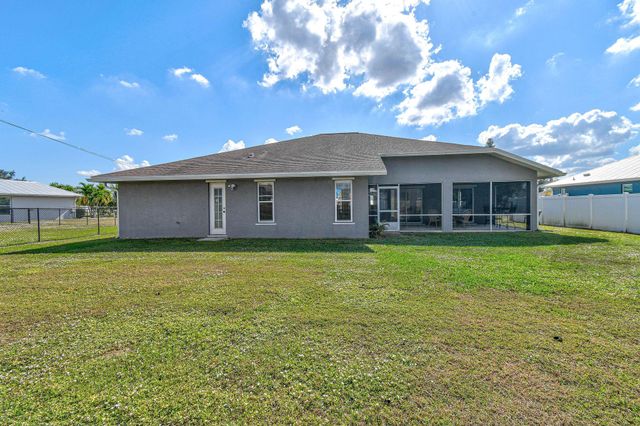 971 SW Mccomb Avenue, Port St Lucie, FL 34953