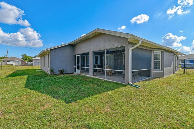 971 SW Mccomb Avenue, Port St Lucie, FL 34953