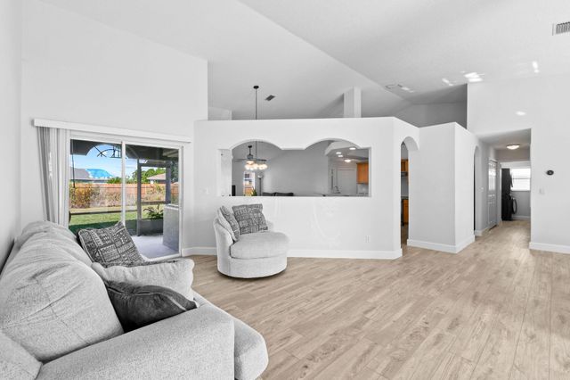 971 SW Mccomb Avenue, Port St Lucie, FL 34953