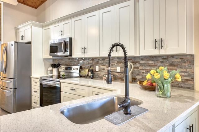 13964 106TH AVENUE, Largo, FL 33774