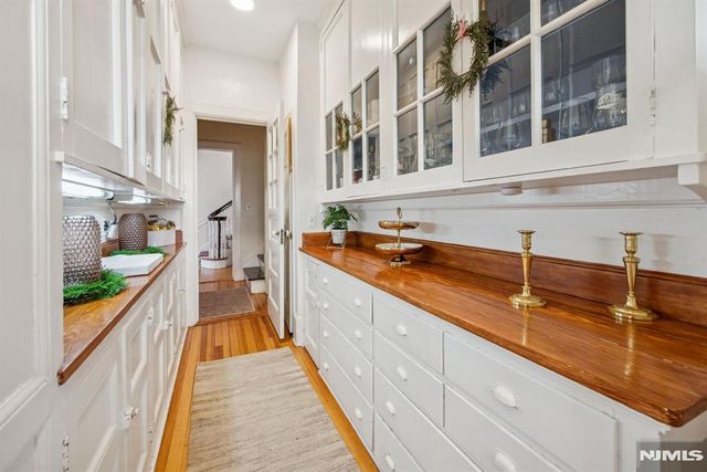 258 Ridgewood Avenue, Glen Ridge, NJ 07028