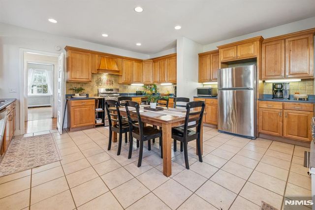 258 Ridgewood Avenue, Glen Ridge, NJ 07028