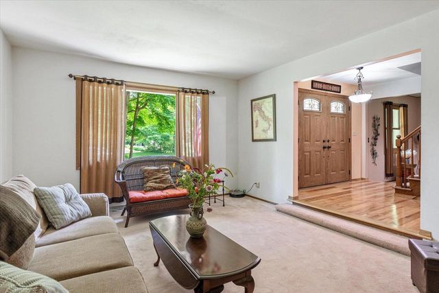 W254N9301 Bittersweet DRIVE, Lisbon, WI 53089