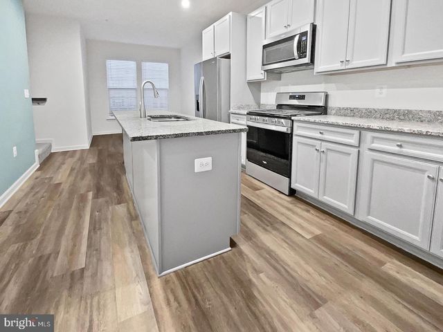 8255 KNIGHT STATION WAY, Manassas, VA 20110