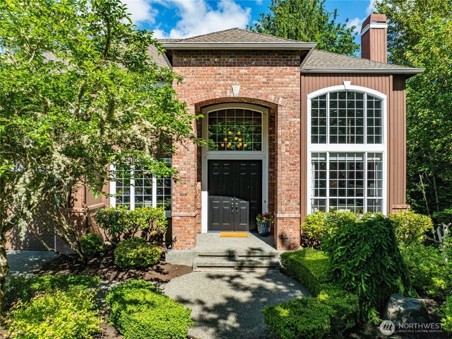 25720 NE 4th Place, Sammamish, WA 98074
