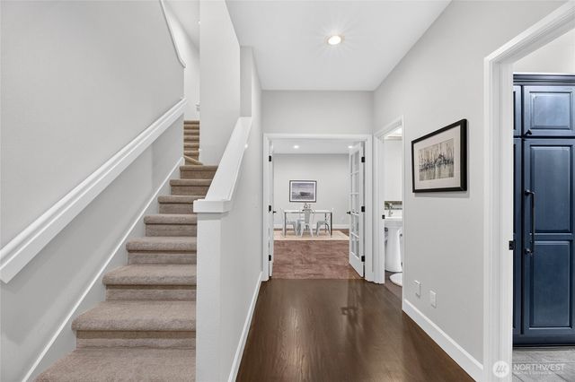 25720 NE 4th Place, Sammamish, WA 98074