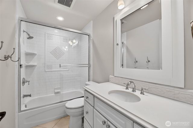 25720 NE 4th Place, Sammamish, WA 98074