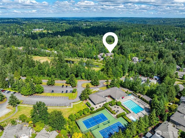 25720 NE 4th Place, Sammamish, WA 98074