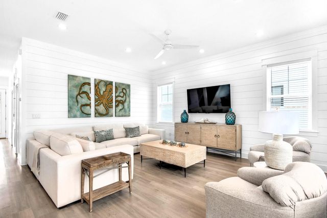 4543 Luke Avenue, Destin, FL 32541